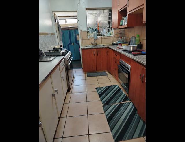 3 BEDROOM FREEHOLD FOR SALE IN PARADISE